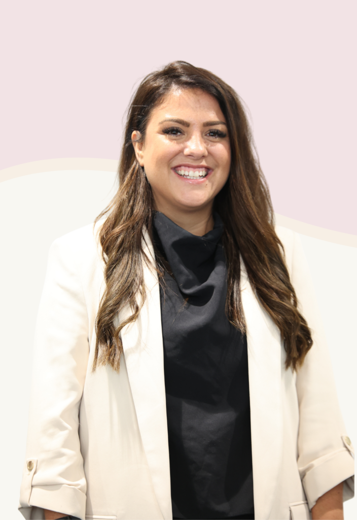 Lizzie, a successful student from Phoenix Financial Training.